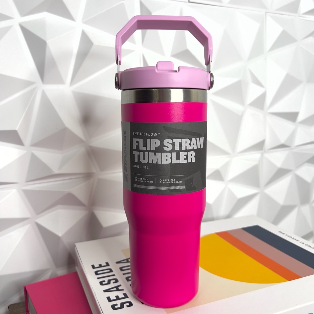NWT Stanley Iceflow Flip
Straw 30 oz Tumbler Camelia